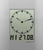 Reloj de pared de metal con esfera analógica y pantalla digital 27.08.