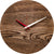Reloj de pared de madera, diseño redondo de madera con manecillas en rojo y blanco, logo huamet