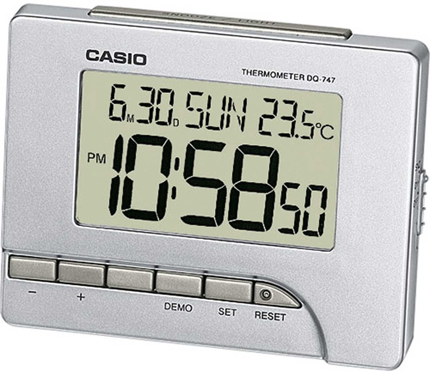 Despertador digital Casio de plástico, plateado, con pantalla grande y termómetro