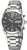 Reloj de hombre de acero inoxidable con esfera oscura, pulsera y manecillas de metal plateado