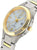 "Reloj de mujer con bisel dorado, esfera clara y manecillas doradas"