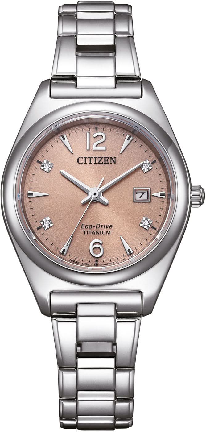 "Reloj Citizen para mujer con correa de acero inoxidable plateada y esfera redonda, con estampado marrón"