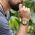Reloj Festina para hombre en la muñeca: brazalete de acero inoxidable, esfera amarilla con aspecto de cronógrafo