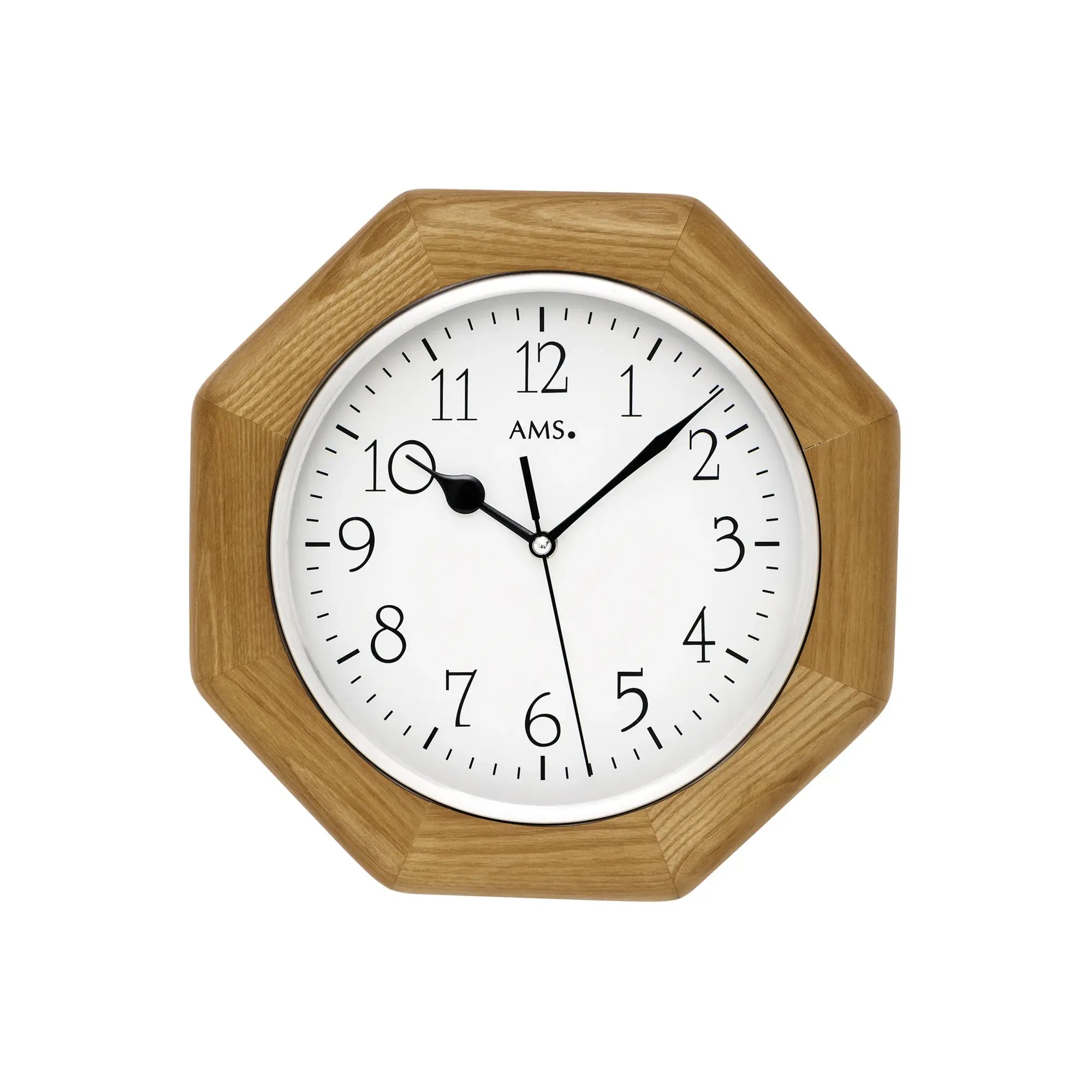 Wanduhr mit Eichenholzrahmen, weißem Zifferblatt, schwarzen Zeigern und Mineralglas