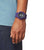 Reloj Casio G-Shock para hombre en la muñeca, correa de resina azul y esfera oscura