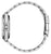 Vista de los eslabones de una pulsera de reloj plateada de metal para hombre, con cierre