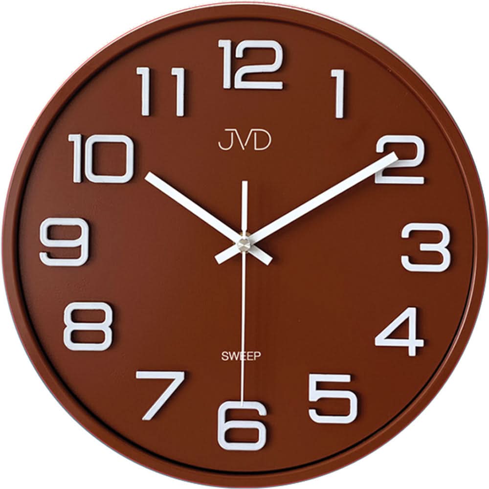"Reloj de pared redondo con esfera marrón, números y manecillas blancas, logo JVD"