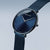 Reloj Bering Ultra-Delgado con esfera azul y correa milanesa azul, protector de corona