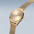 Reloj Bering para mujer, caja redonda con esfera beige y correa milanesa