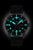 Reloj para hombre con esfera negra, caja plateada y correa de cuero con detalles azules