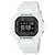 Weiße Casio G-Shock Herrenuhr mit schwarzem Digitaldisplay und „PROTECTION“-Rahmen