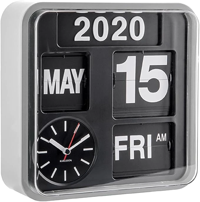 Reloj de pared con esfera analógica y campos de fecha digitales: 2020, Mayo, 15 AM