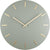 Reloj de pared redondo con esfera gris verdosa, índices y manecillas de color dorado