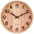 Reloj de pared redondo de madera con manecillas marrones y números grandes, logo de Karlsson