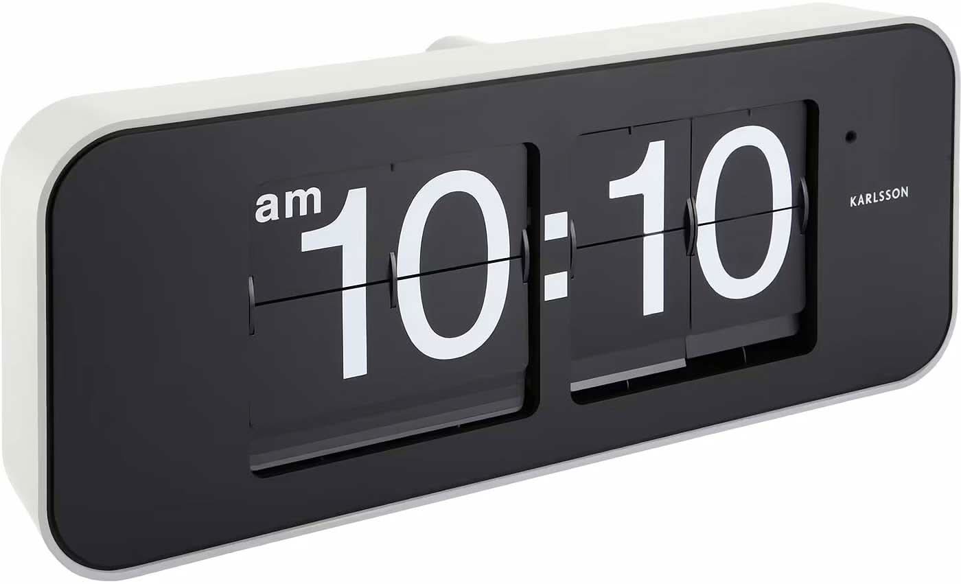 Reloj de pared Karlsson con pantalla digital negra y pantalla grande, marco rectangular de plástico