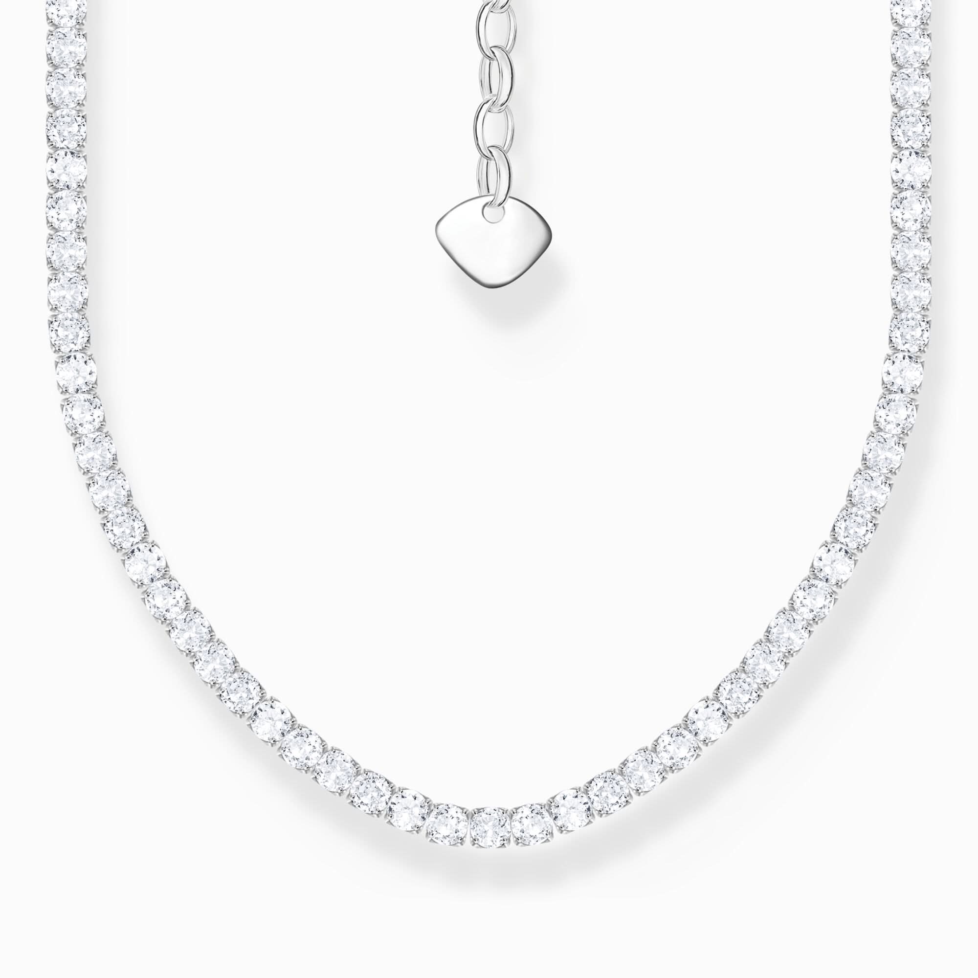Collar plateado con cadena de eslabones tipo tenis y pequeño colgante de corazón