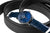 Reloj de hombre con esfera azul y correa de cocodrilo azul, vista lateral sobre cojín