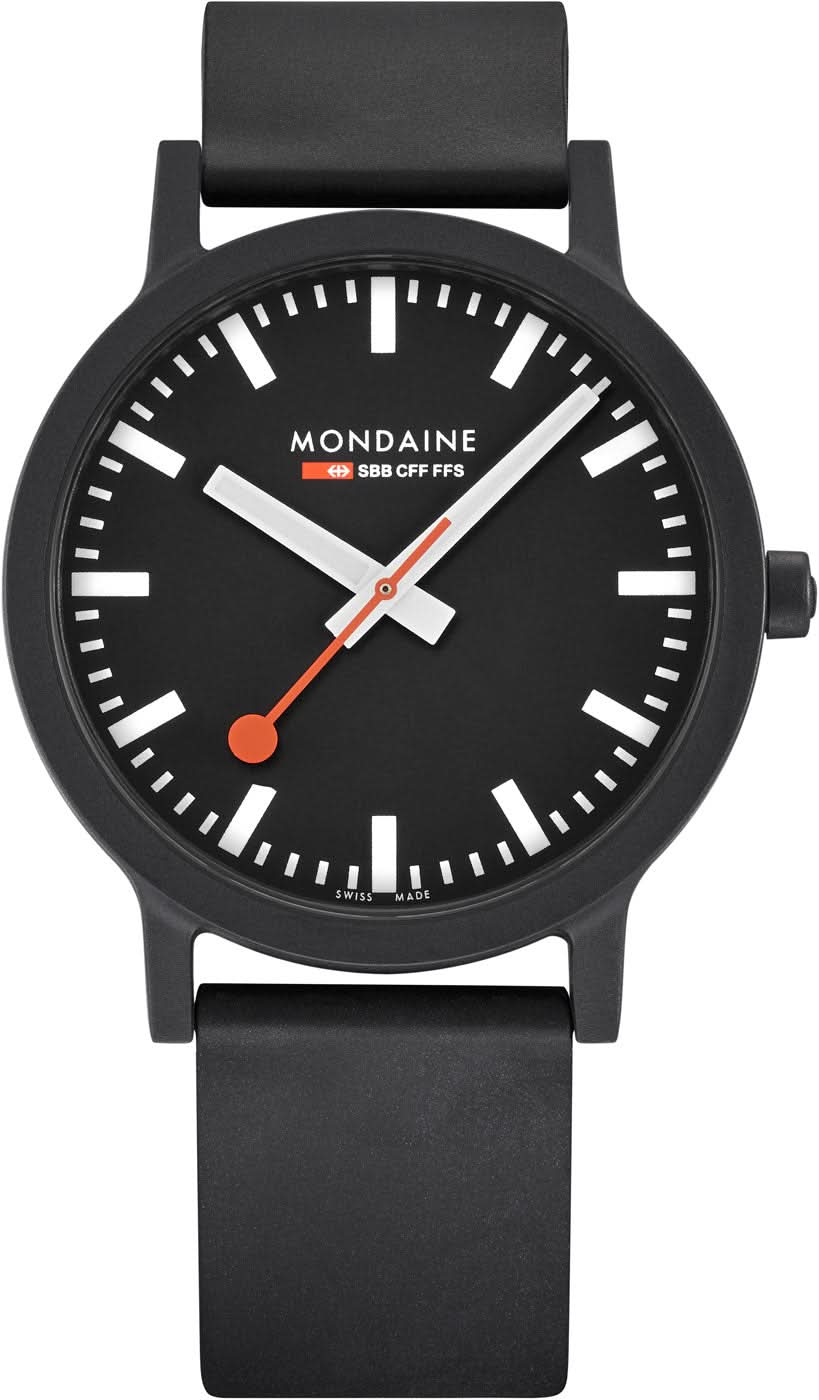 "Reloj Mondaine con esfera negra, manecillas negras y segundero naranja"