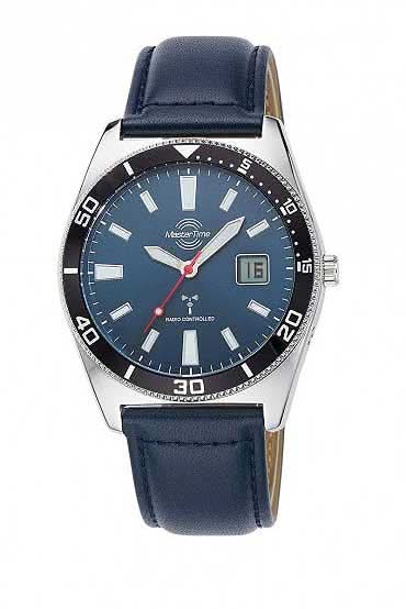Pulsera de hombre con esfera azul, caja plateada y correa de piel azul oscuro