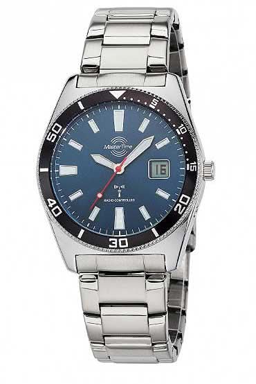 Reloj de hombre con esfera azul, correa de acero inoxidable plateado y visualización de fecha