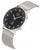 Reloj de hombre con esfera negra, correa de malla y pantalla digital en ventana