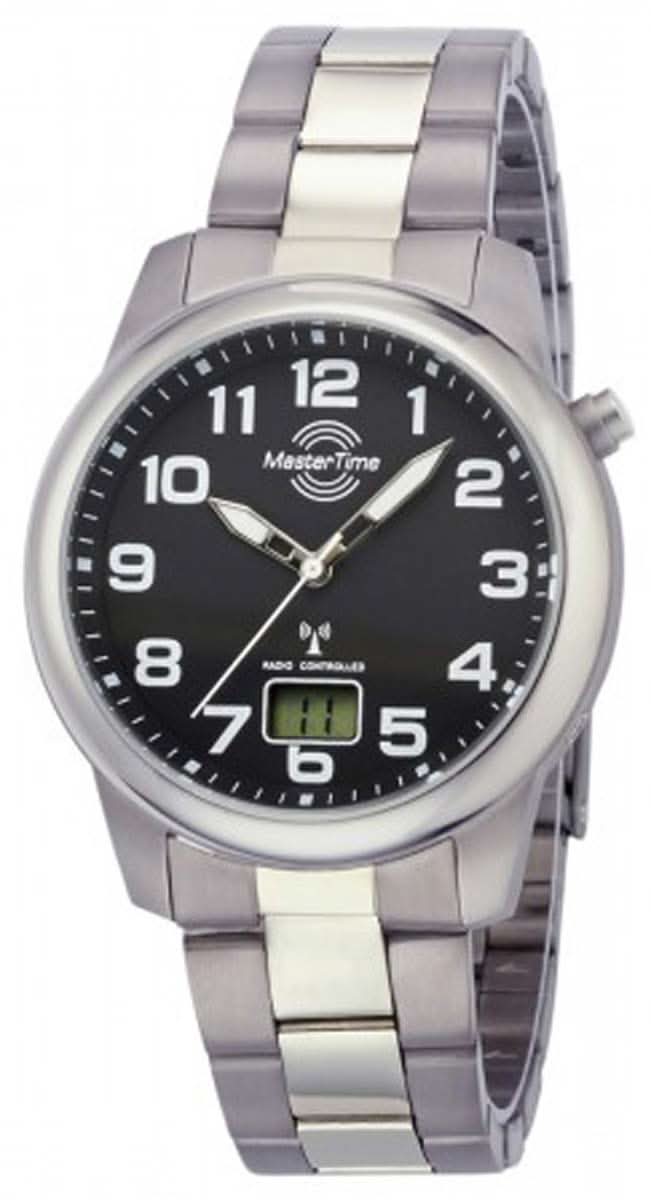 Reloj de radiofrecuencia para hombre de titanio con esfera negra, eslabones bicolor y visualización de fecha