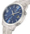 Reloj de hombre Titan con esfera azul, manecillas y visualización de fecha