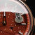 Esfera de reloj de pulsera con núcleo de madera, gráfico visible y marcador de fecha redondo