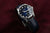 Pulsera de hombre con correa de cuero azul oscuro y esfera azul, bisel redondeado