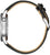 Pulsera de hombre: vista lateral con correa de cuero negra y caja plateada.