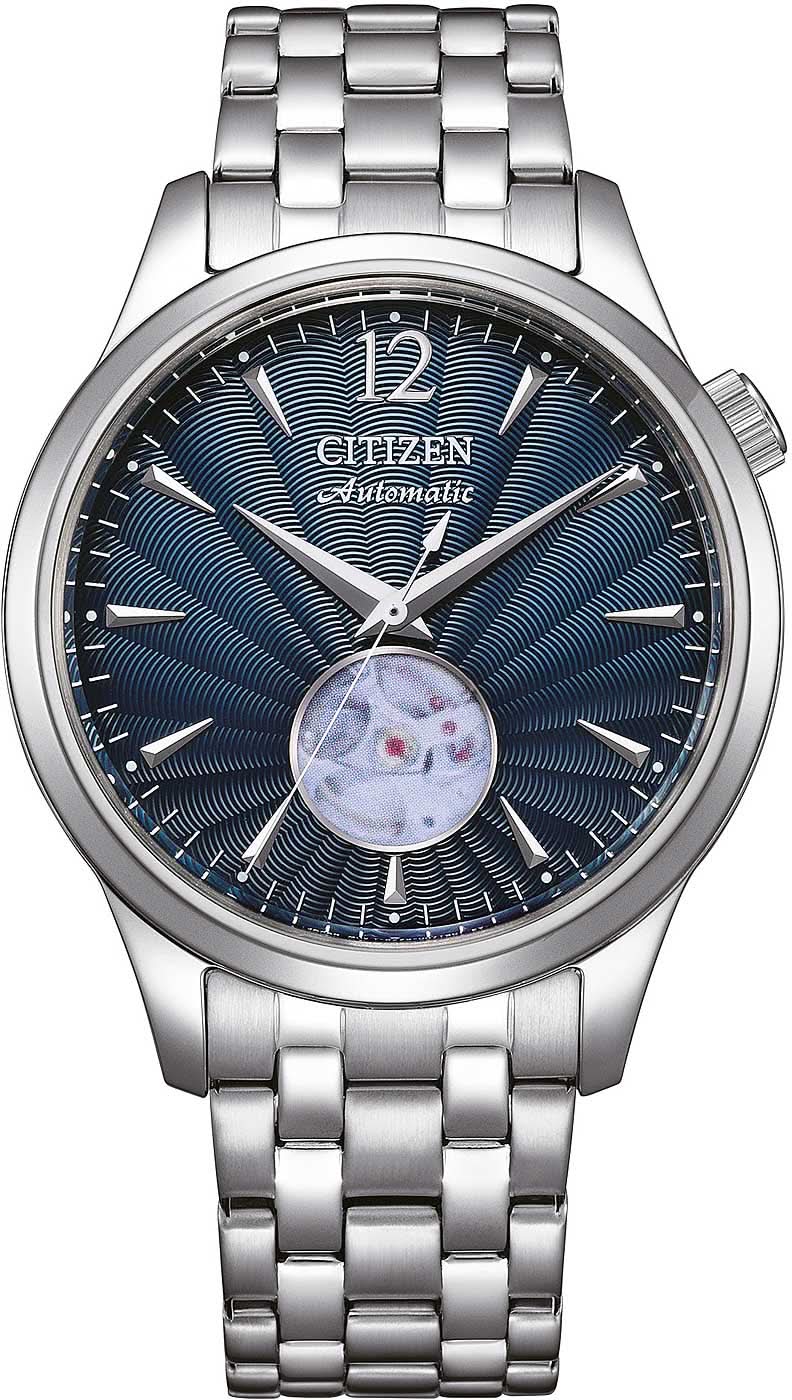 Reloj para hombre con esfera azul texturizada, vista de corazón abierto y pulsera de acero inoxidable