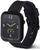 Smartwatch de perfil, correa negra con agujeros, pantalla rectangular