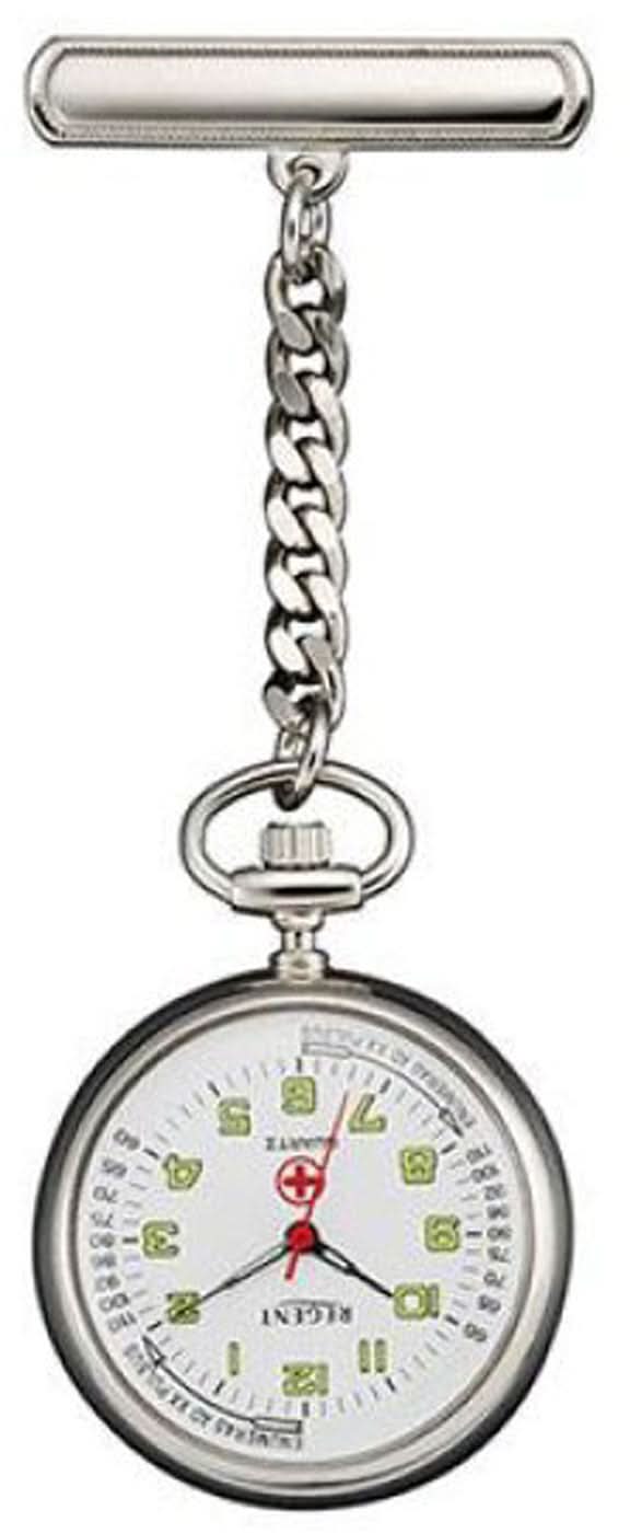 Reloj de bolsillo con cadena, esfera redonda con símbolos y manecillas multicolores.