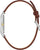 Reloj de hombre con correa de cuero marrón y caja plateada, vista lateral con corona