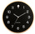 Reloj de pared de madera con esfera negra, números blancos y segundero