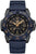 Reloj para hombre con correa de silicona azul, esfera negra, índices luminosos y ventana de fecha.