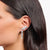 Earclimber largo con earcuff de pedrería en la oreja, plateado, piedras transparentes