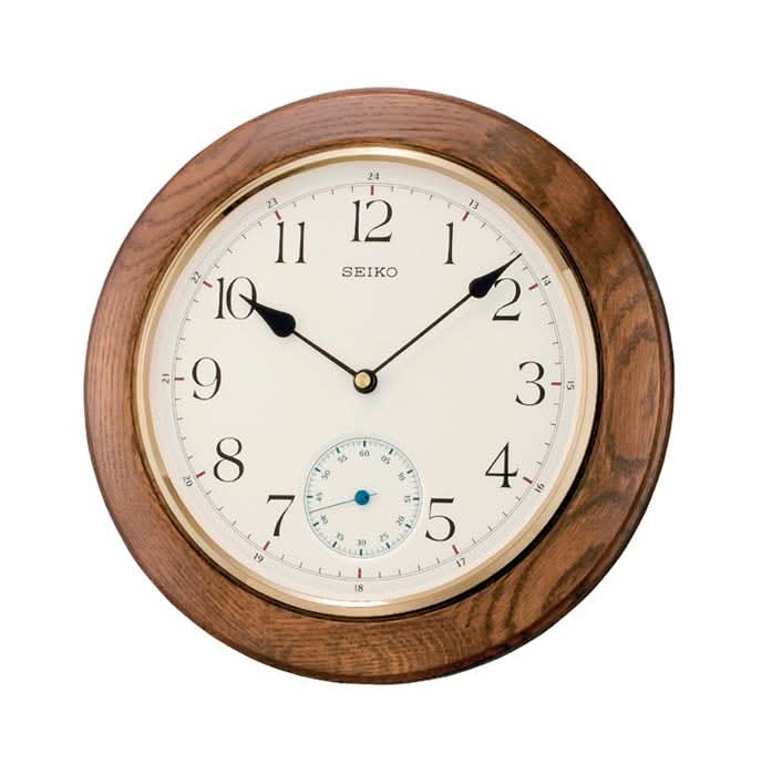 Reloj de pared de madera, redondo, con esfera blanca, manecillas negras y subesfera de segundos