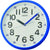 Reloj de pared con marco de plástico azul, esfera clara, números arábigos y logo SEIKO