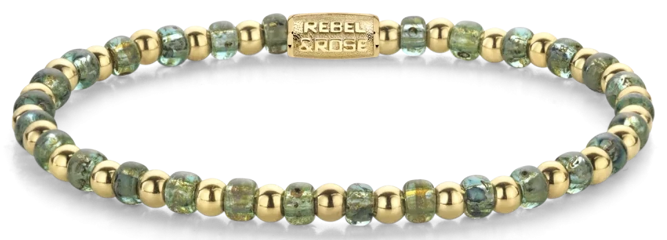 Pulsera con cuentas de cristal verde, plaquitas doradas y cierre de acero inoxidable