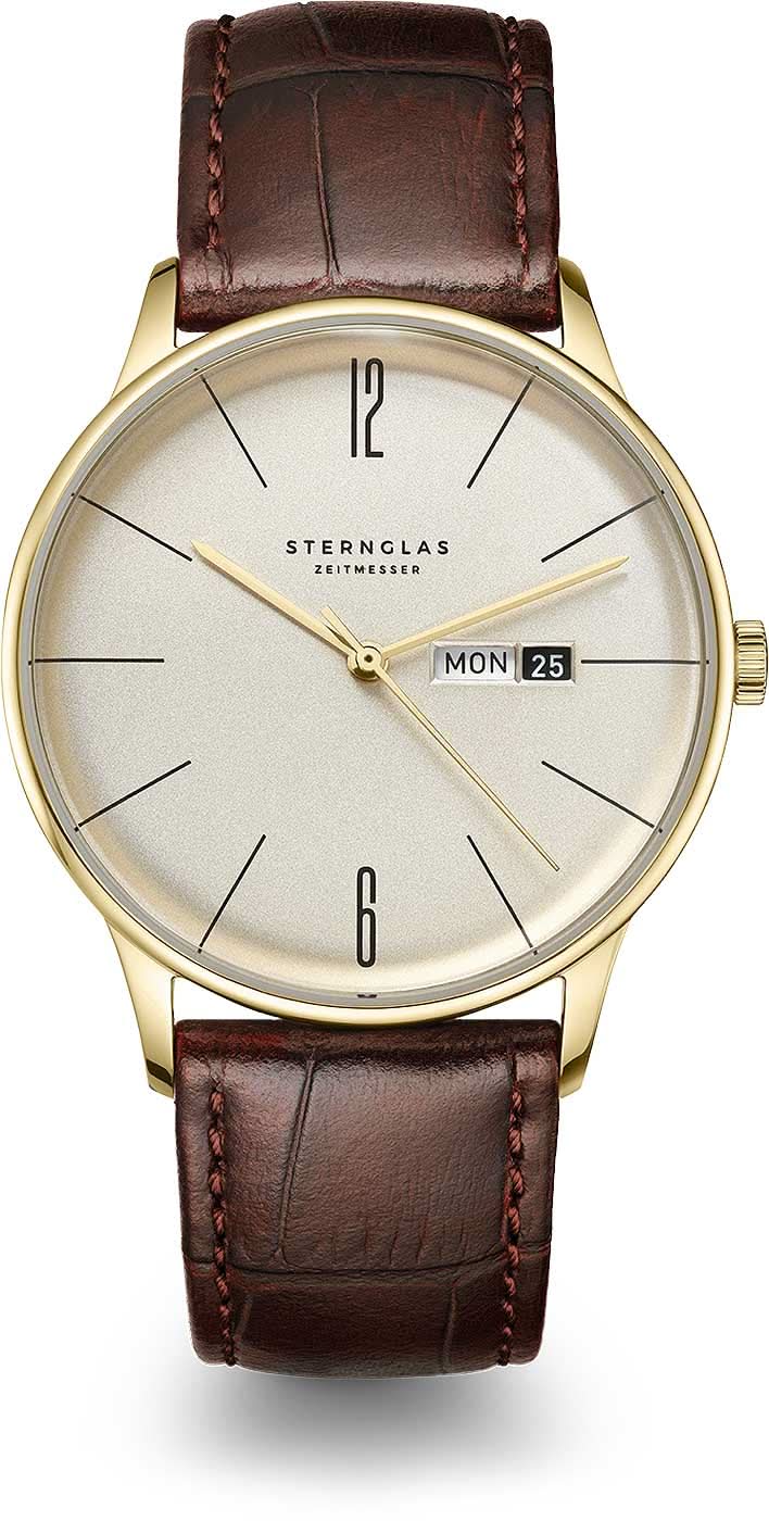 "Reloj unisex con esfera beige, bisel dorado y correa de cuero marrón"