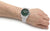 Pulsera de hombre en la muñeca: correa de acero inoxidable plateado, esfera oscura
