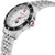 Reloj de hombre de lado: correa de metal plateado, esfera negra, corona con cruz roja