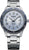 Reloj de hombre con correa de metal, esfera plateada y bisel/escala azul, indicador de fecha