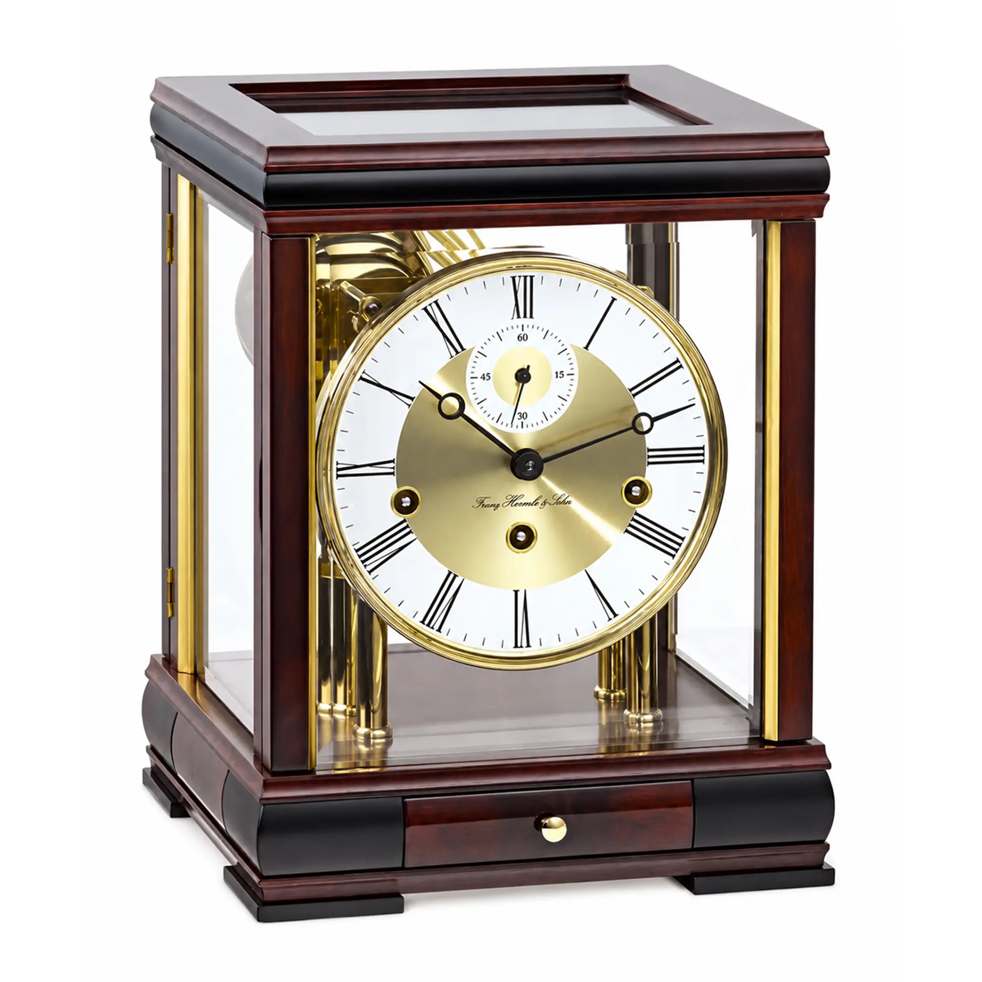 Reloj de mesa de caoba con marco de cristal, esfera dorada y números romanos