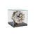 Reloj de mesa en caja de cristal transparente con esfera redonda, números romanos y mecanismo