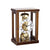 Reloj de mesa de madera con marco de cristal, esfera redonda y movimiento mecánico visible