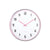 Runde Wanduhr mit Skalierung am Rand, pinke Zeiger und schwarze Ziffern