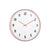 Karlsson Sporty Wanduhr Detail: weißes Zifferblatt mit orangefarbenem Rand und Zeigern