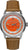 Reloj de hombre con esfera naranja, caja plateada y correa de cuero marrón.